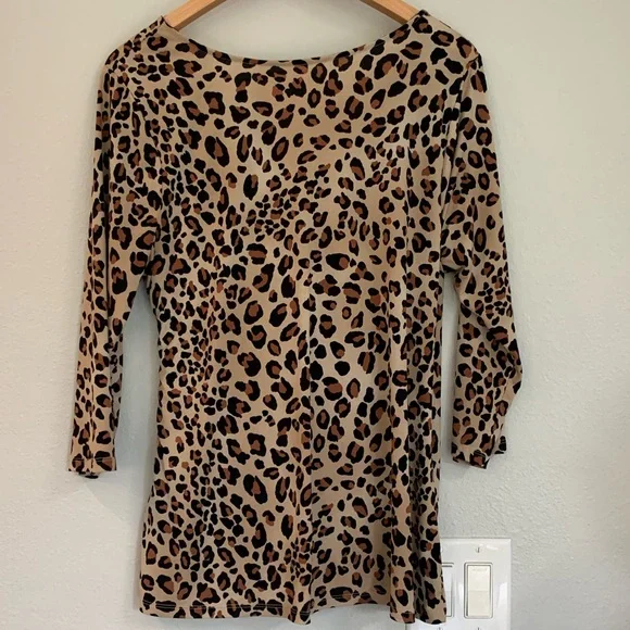 Lane Bryant stretchy leopard print crossover top with zipper detail - Picture 3 of 6